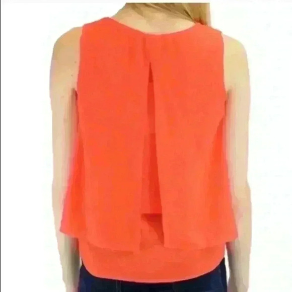 Business Casual Lightweight Layer Sleeveless in Blue - Picture 4 of 4